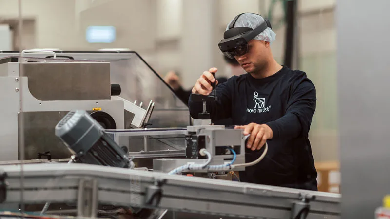 Novo Nordisk用HoloLens 2助力全球工厂生物制药生产