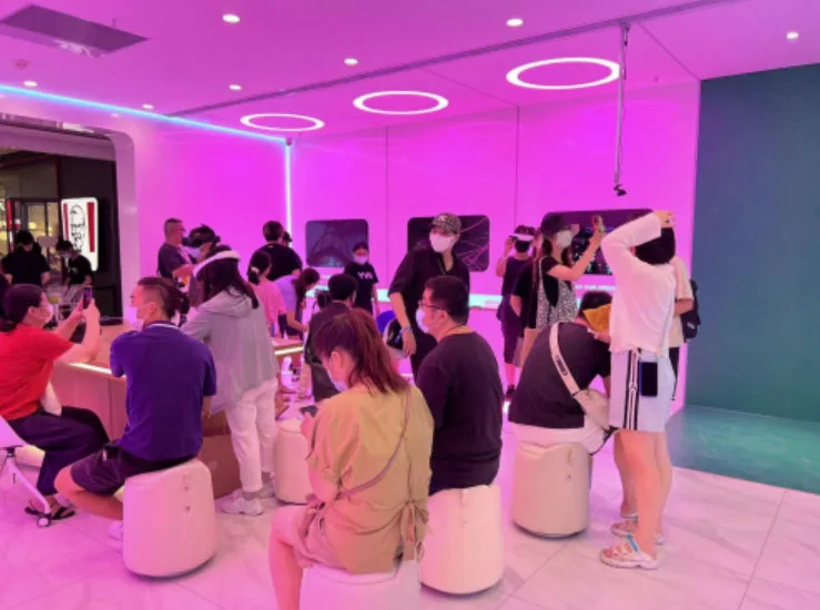 YVR首家线下零售体验店亮相上海松江万达广场