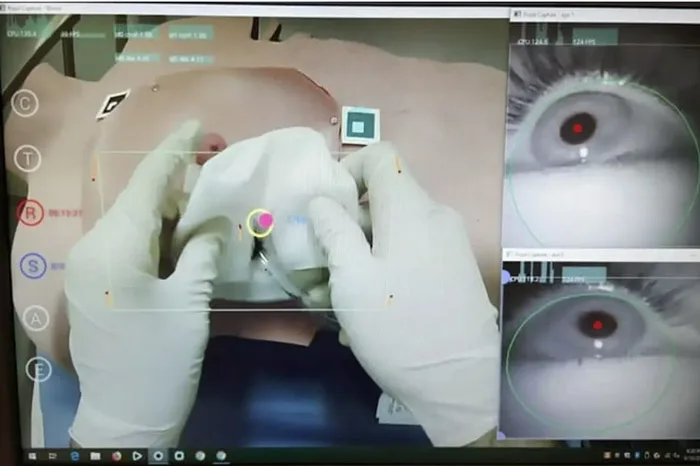 阿尔伯塔大学使用HoloLens +Pupil Labs眼动追踪改进医疗手术训练方法