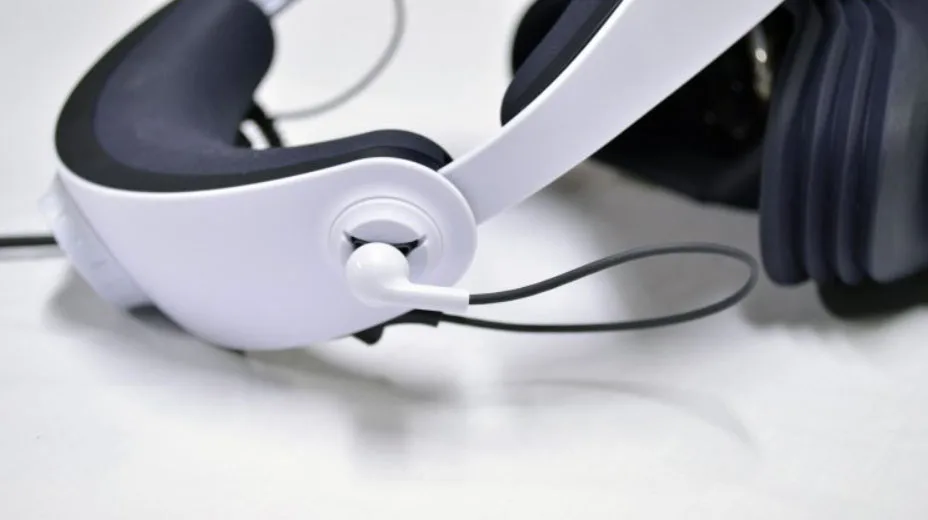 PS VR2上手体验：显示、眼动、控制追踪、触觉反馈、内容生态等