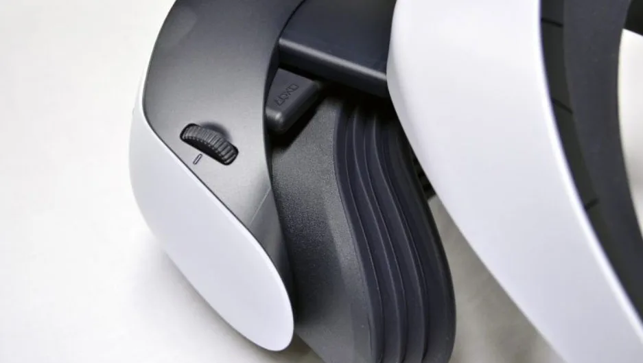 PS VR2上手体验：显示、眼动、控制追踪、触觉反馈、内容生态等