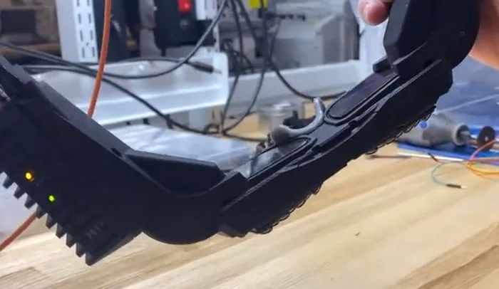 Meta短视频分享光场技术VR头显Flamera工程机近距离全貌
