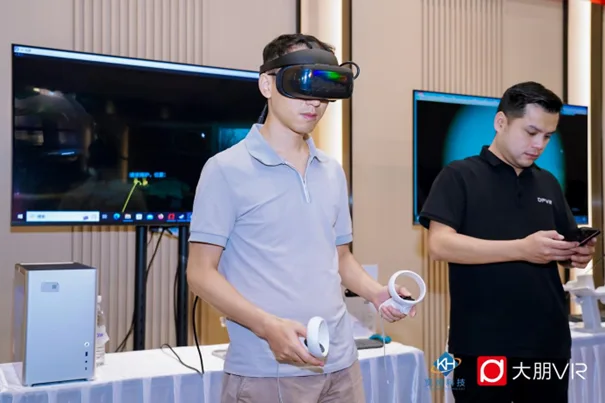 大朋VR行业新品发布：E4企业版“六大升级”重塑行业经典