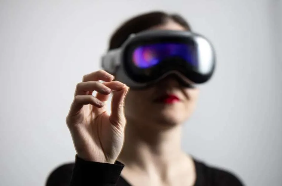 TheVerge 十年AR/VR媒体人深度分享Vision Pro体验手记