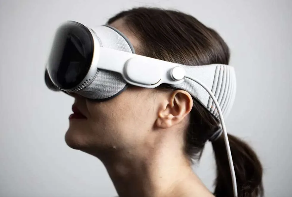 TheVerge 十年AR/VR媒体人深度分享Vision Pro体验手记