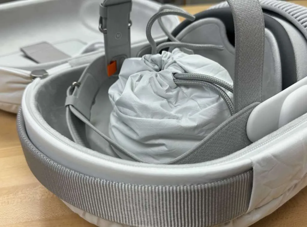 社区分享Apple Vision Pro开箱视频与图片