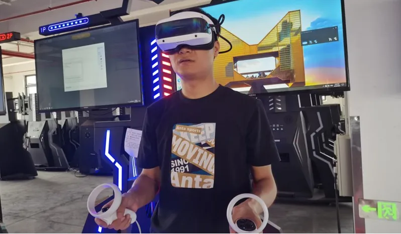 以大朋E4为核心组件，广州卓远VR开发全新VR体验设备
