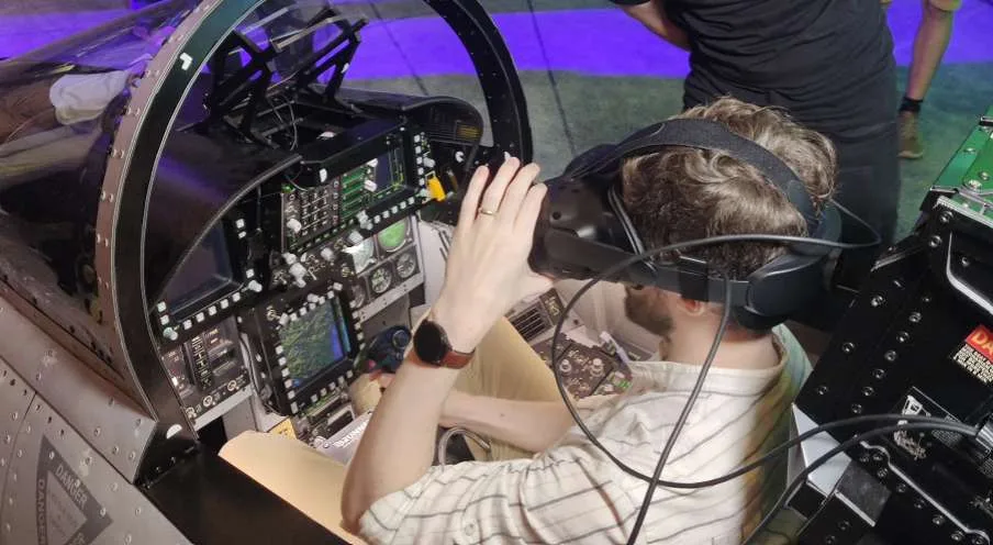 上手体验PC VR头显Somnium VR1