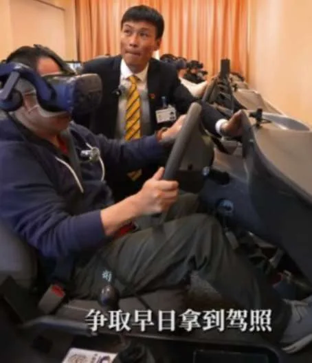 特斯拉用VR远程人工操控自动驾驶出租车Cybercab
