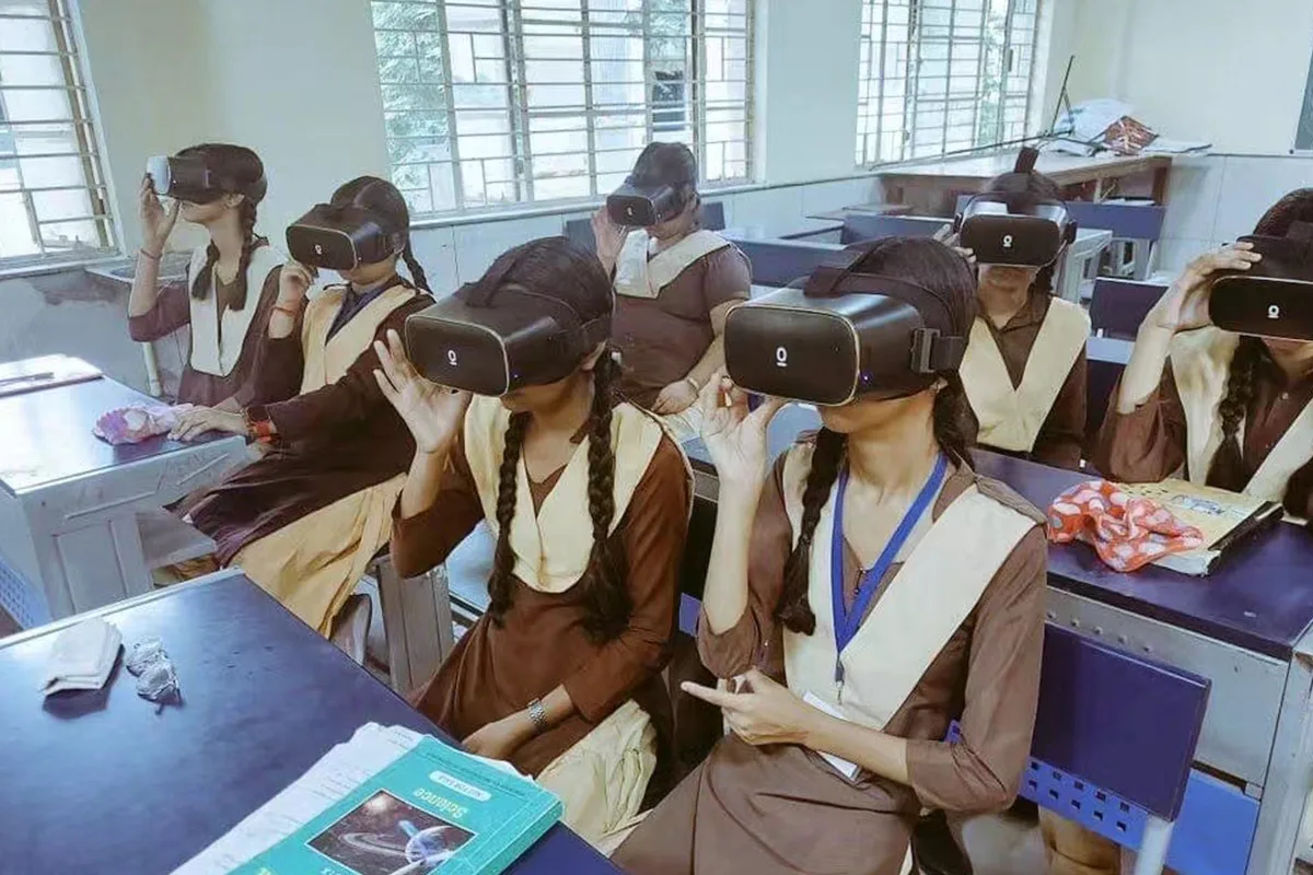 大朋VR 10月月报 | 紧跟游艺、教育行业发展 两款行业新品发布