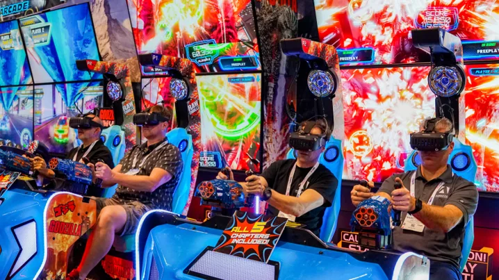 《哥斯拉大战VR》风靡海外，大朋VR以产品与服务提供重要助力