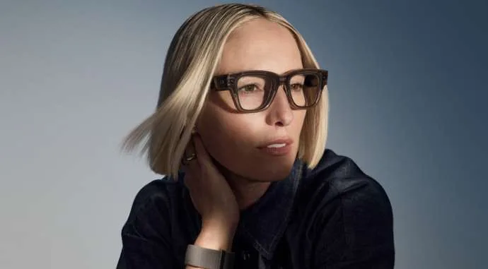 Meta发布AI眼镜Ray-Ban Display+神经腕带，售价799美元