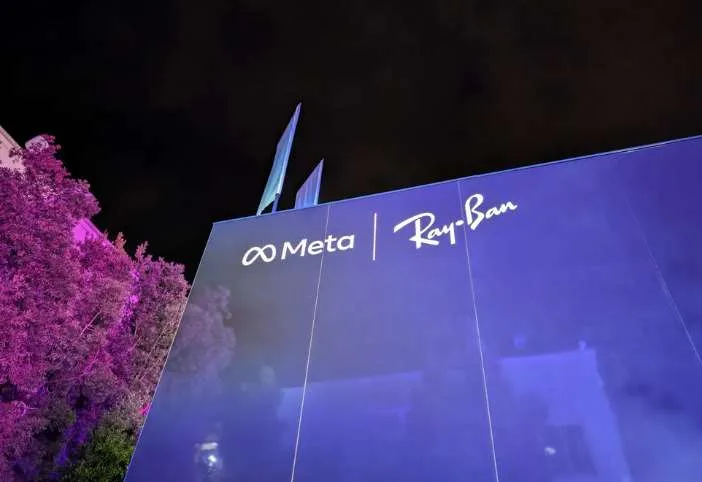 上手体验：Ray-Ban Display智能眼镜+Neural Band腕带
