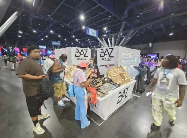 主业做筷子，副业带八万人玩VR：专访社区传奇Jeff Baz