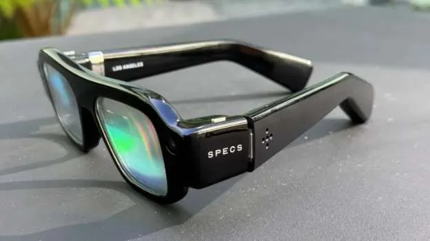 Snap Specs测评：个头超大，但确实与众不同