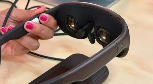 Meta VR Glasses上手：缩小版Quest，还是随身Vision Pro？