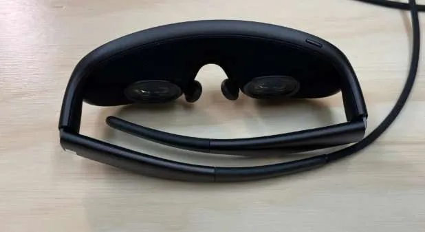 Meta VR Glasses上手：缩小版Quest，还是随身Vision Pro？