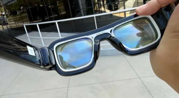 Snap Specs测评：个头超大，但确实与众不同