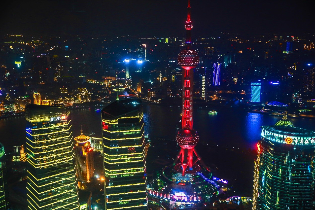 “618” 购物节小派8K 携手京东，最新版VR头显首秀浦江