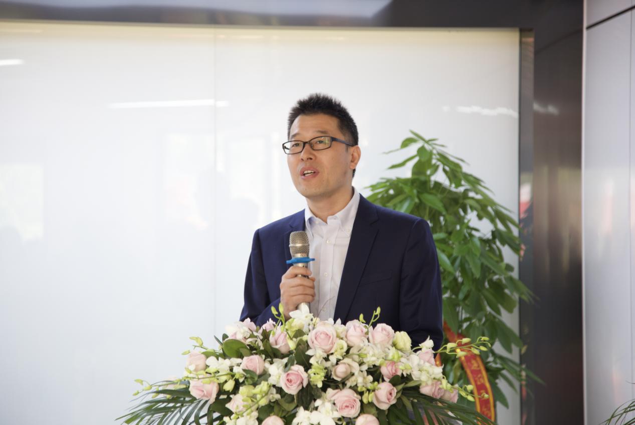 灵犀微光领跑AR核心显示技术，首个生产基地落户无锡