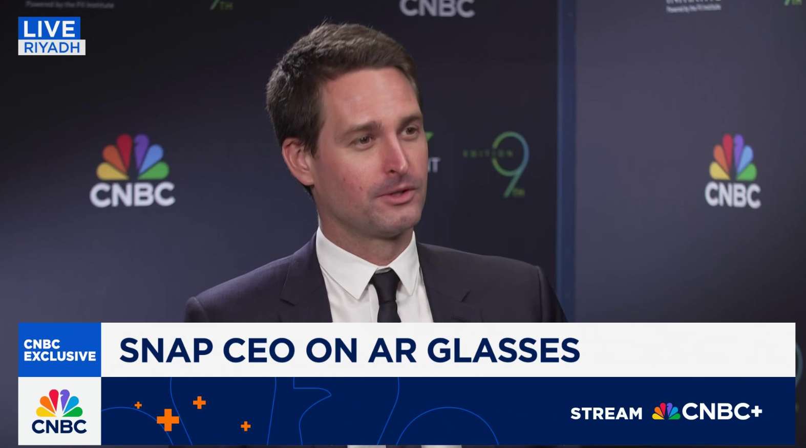 斯皮格尔：Snap的AR眼镜比Meta强大无数倍