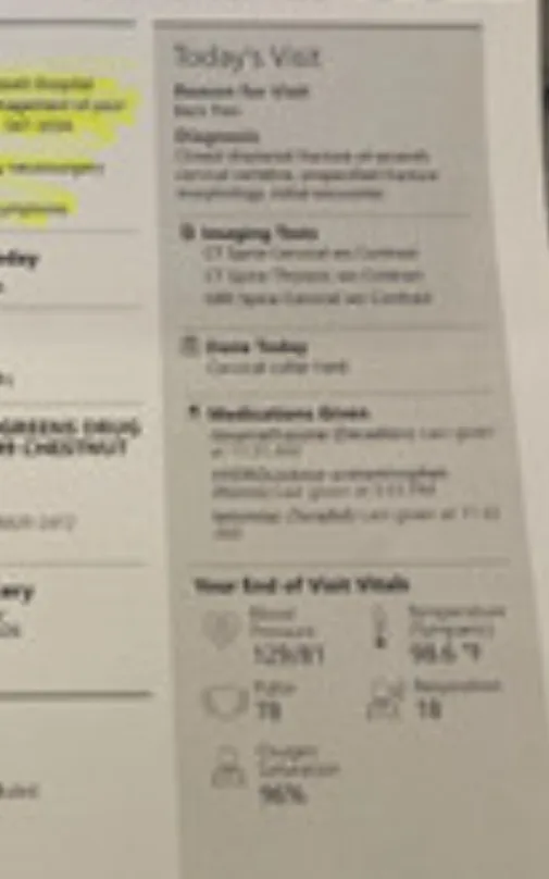 Reddit网友自称发布其玩VR摔伤脖子照片后，Facebook删除了他的账号
